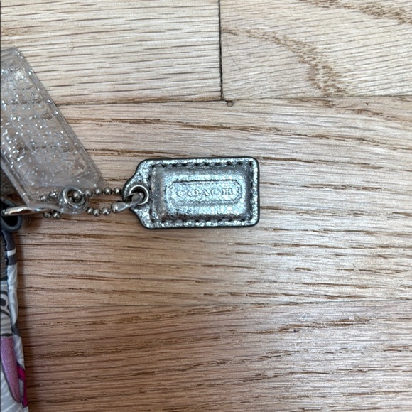 Coach Poppy Graffiti Print Clutch - Picture 4 of 8